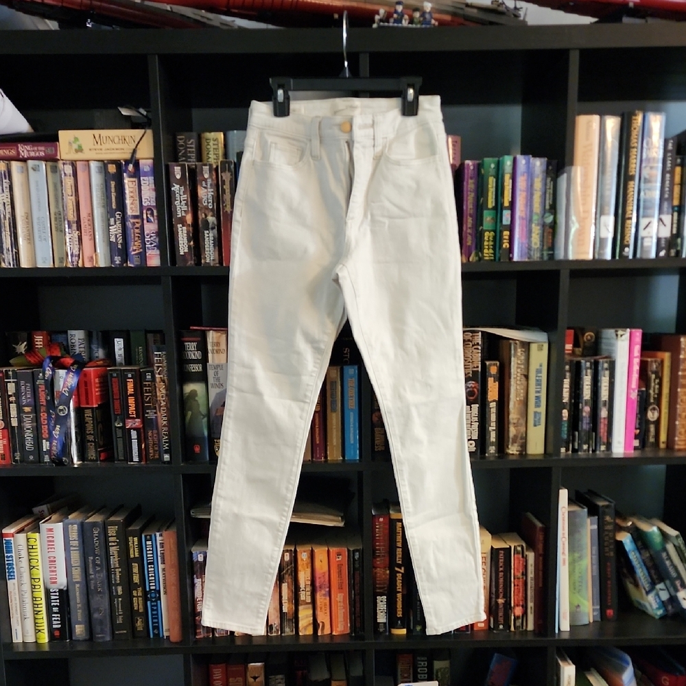 Universal Threads White High-Rise Skinny Jeans- NWOT
